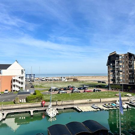La Marina-Studio, Vue Mer Avec Balneo Довиль Экстерьер фото