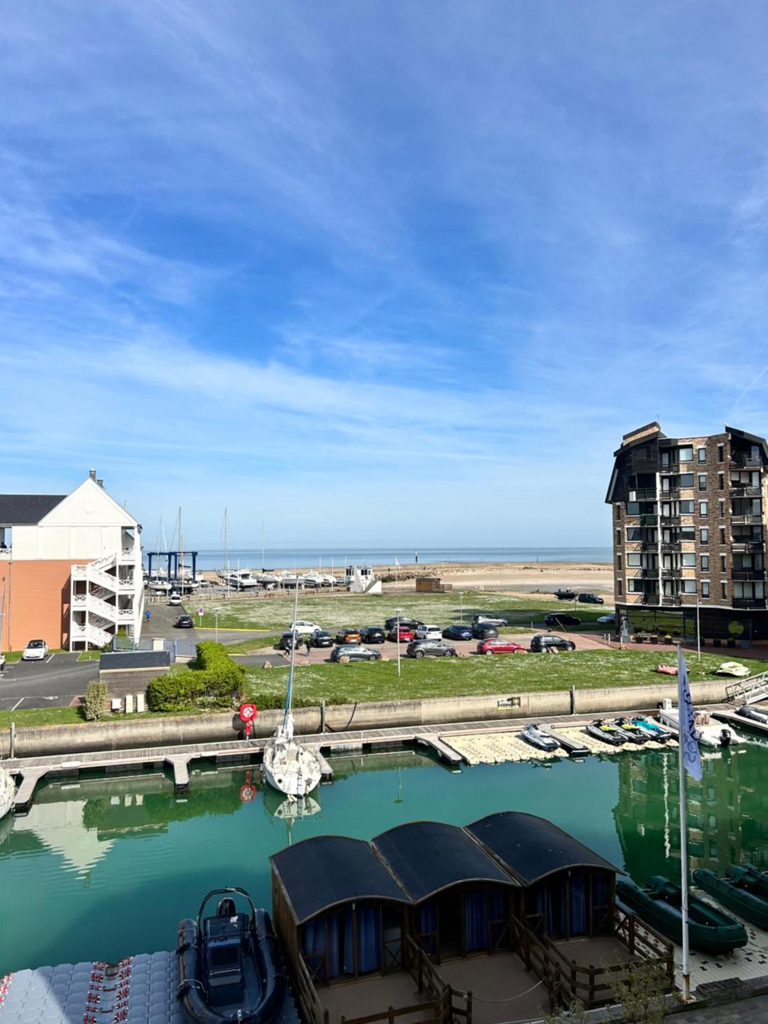 La Marina-Studio, Vue Mer Avec Balneo Довиль Экстерьер фото
